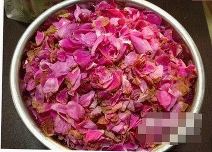 警花张津瑜再陷“厕所门”大瓜，网友炸锅：这波瓜够劲爆！🍉