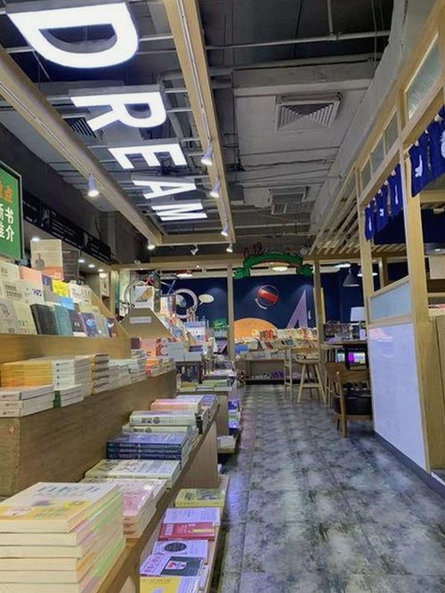 陈飞宇的娱乐圈新动态：从吃瓜热点到真实生活的转变